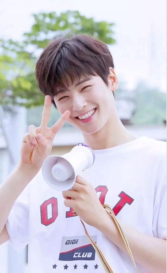 有一种放电叫车银优式月牙眼,分分钟秒杀你,你能否承受得了!