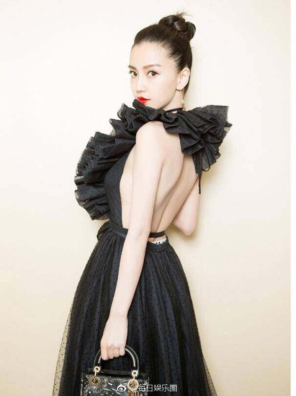 杨幂美背,baby美背,热巴美背,都敌不过她完美的"蝴蝶背"