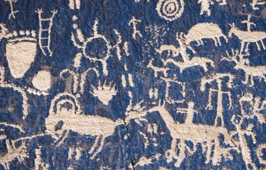 印度发现史前壁画, 记录外星人造访地球, 人手一群印度人当宠物?