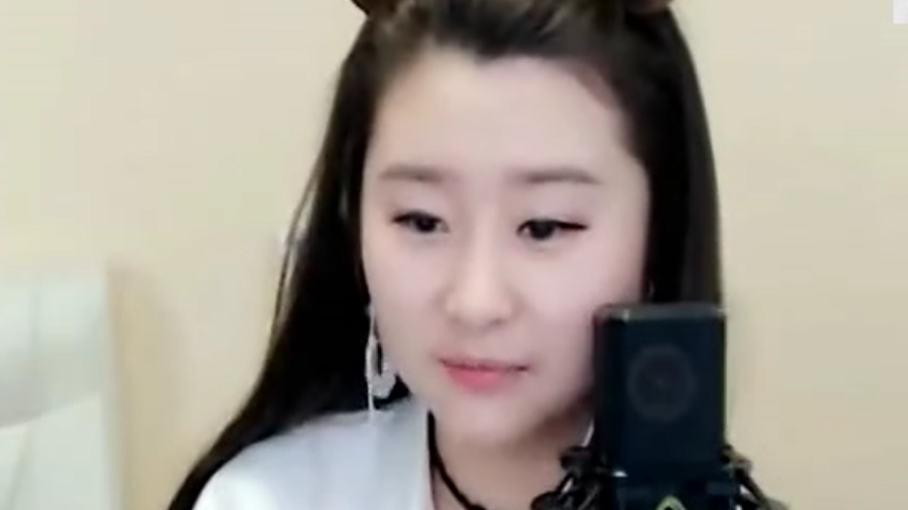 杨帆与刀郎徒弟云朵演唱《雨花石》现场版,人