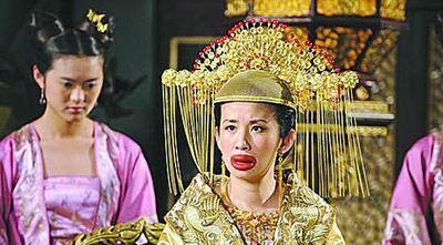 星女郎出名靠扮丑? 吴君如成女版周星驰, 莫文蔚丑得惊心动魄!