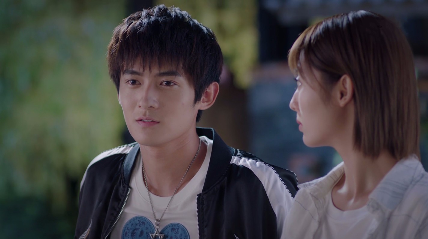 高甜预警热血狂篮小哥哥佟梦实与邢菲墙头甜蜜kiss