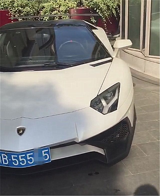 宁波现900万兰博基尼看到车牌那一刻即便开迈巴赫也得悠着点