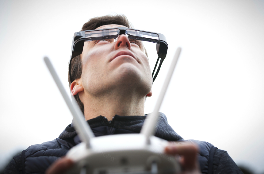 【评测】用第一人称视角玩无人机的爱普生bt-300智能眼镜