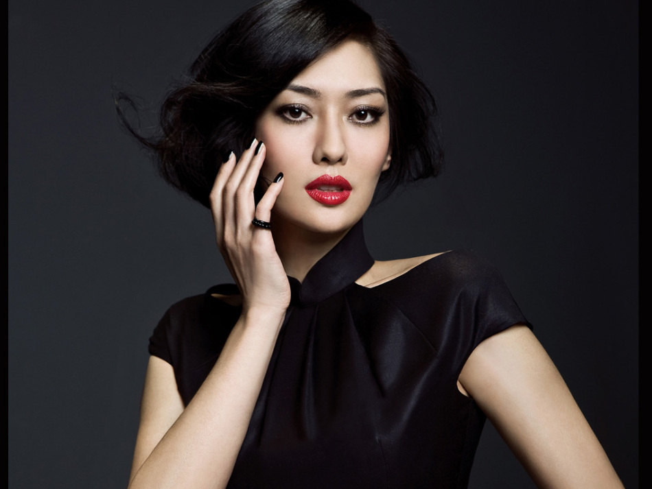 51岁孟广美幸福却无子,51岁徐帆幸福却无子,网友:活法不同