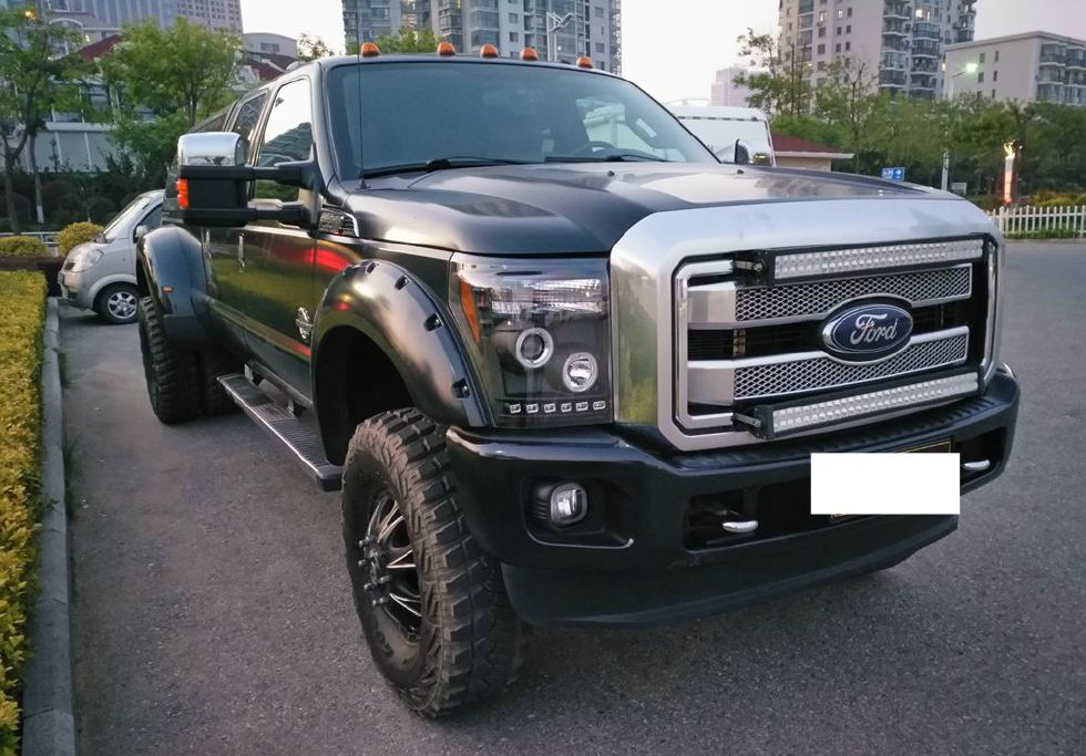 偶遇传说中的福特猛兽f3506个轮子你猜售价多少钱