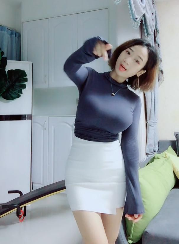 普通紧身衣的穿搭,让女人尽显靓丽时尚|紧身衣|美感|身材_新浪新闻