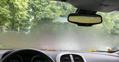 冬季到了,车窗玻璃起雾了应该怎么办?-新浪汽车