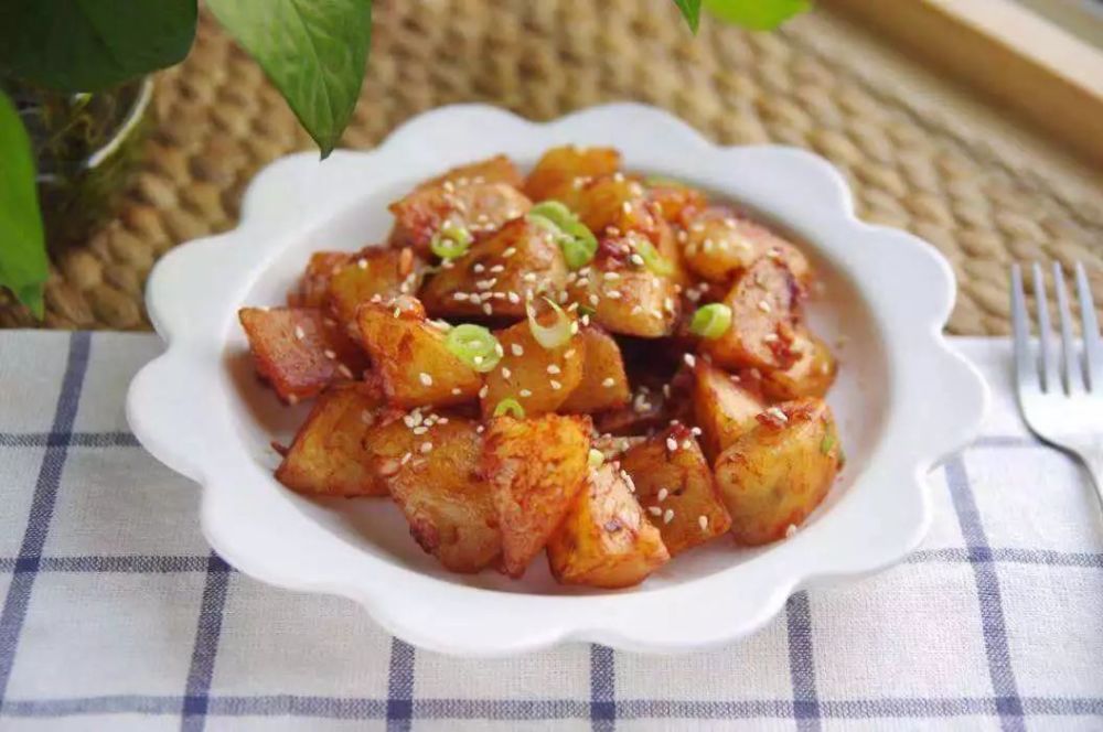 腐乳炒土豆你吃过吗?味道惊艳超级下饭,我可以连吃三天