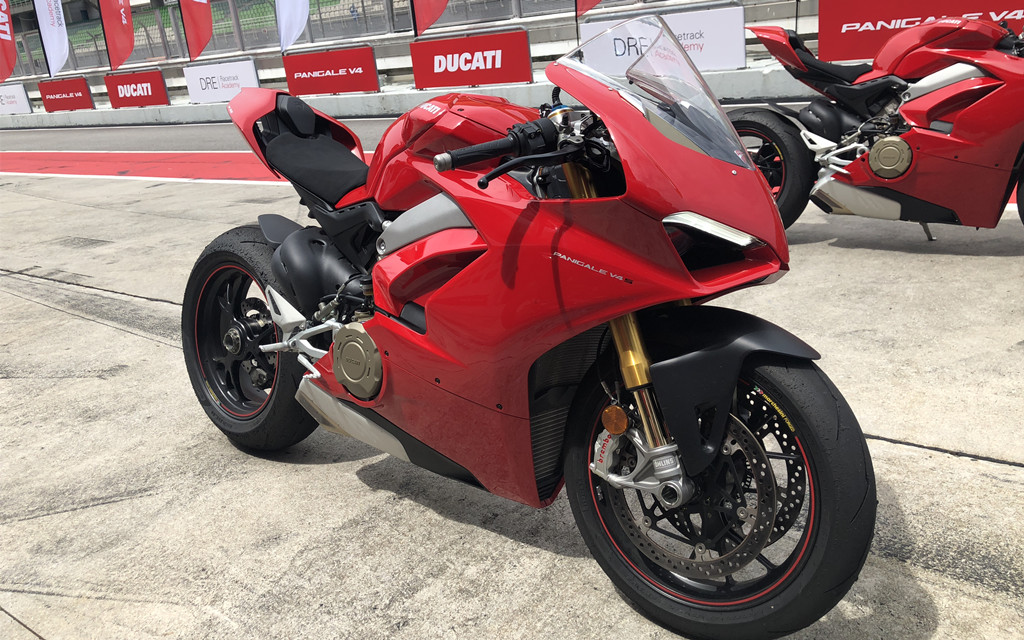 亚洲首测杜卡迪最新v4s超跑