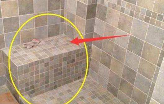 邻居家在淋浴房里做个石凳,实用又不占空间,回家也要学着装!