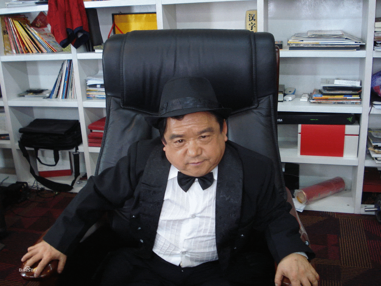 他身高不到一米三, 曾和王宝强一起打拼, 网友: 妻子堪比潘金莲