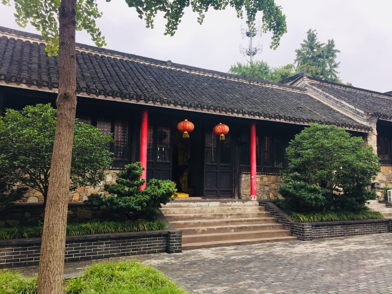 上午,佛学网拜访连云港普照寺