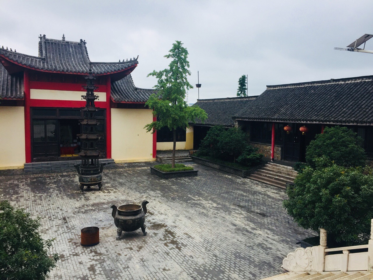 上午,佛学网拜访连云港普照寺