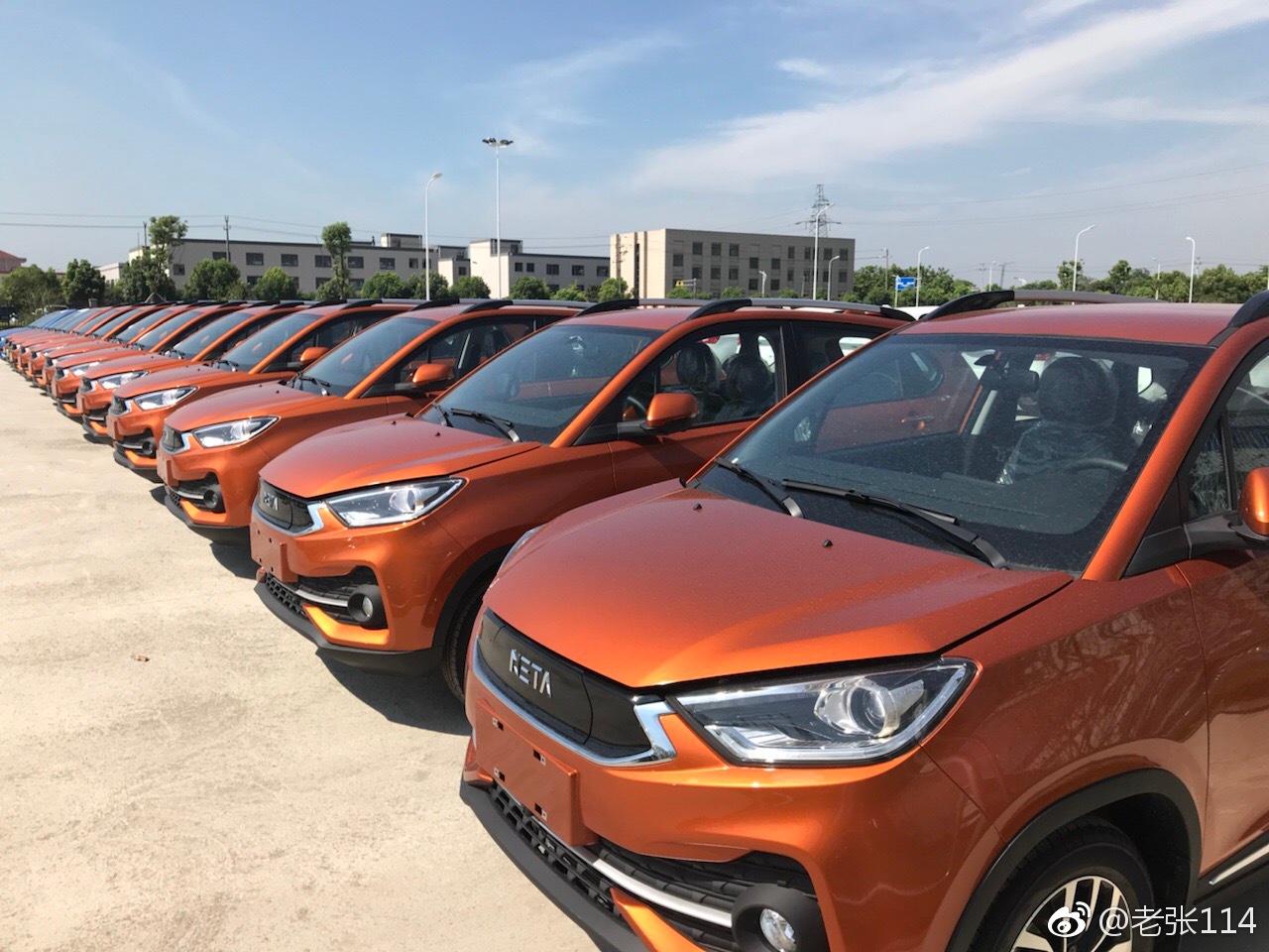 今天上午在浙江桐乡合众新能源公司的厂房内-新浪汽车