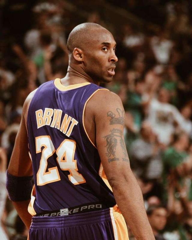 科比40岁生日,全美刷屏致敬祝福,一大波生涯壁纸,想你了黑曼巴