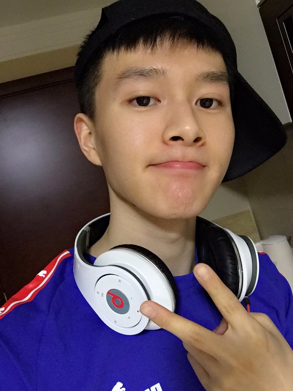 马昊晒搞怪自拍自黑能力满分