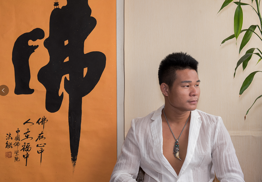 明星李威龙应该是初男,不然为什么我追了他一年他都不动于衷