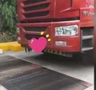货车是如何跳磅的有这技术收费站也流泪
