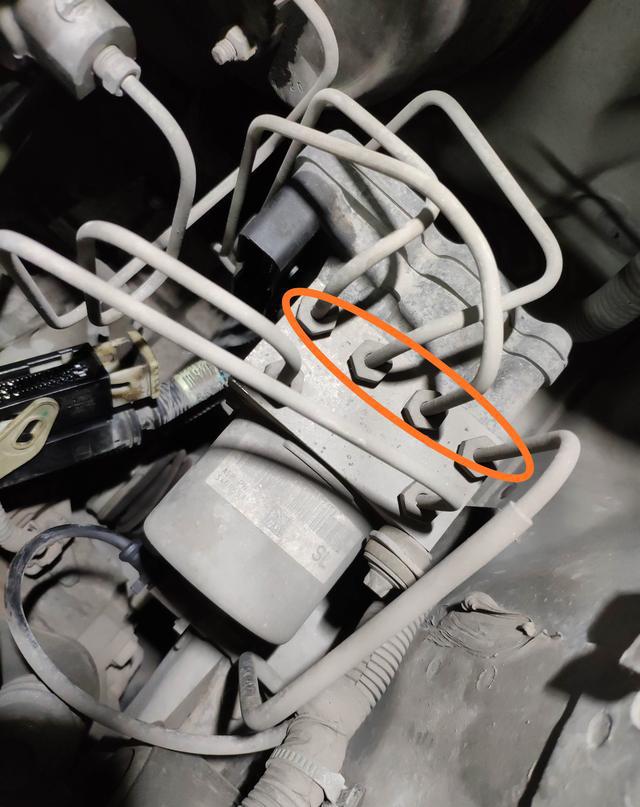 15万公里的别克凯越经检测abs泵损坏拆解维修过程