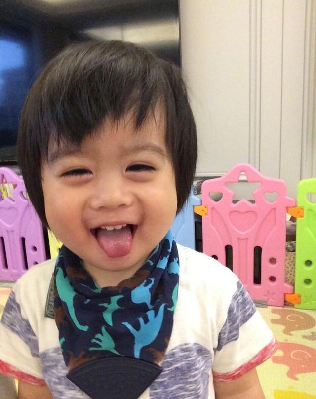 林志颖微博曝小儿子与kimi小时候照片,更直呼这俩兄弟更像双胞胎