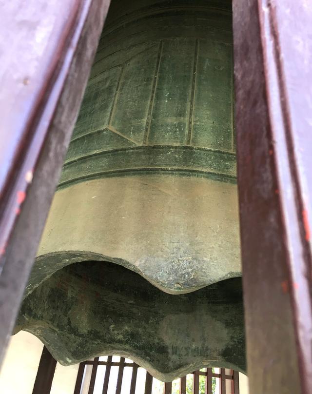 今天南京鼓楼转盘又施工围挡了?挡住的是635年历史的老鼓楼!