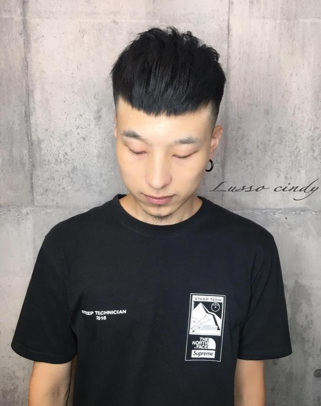 简单俐落感凯撒式短发让你帅气满分瞬间让你迷倒女孩们