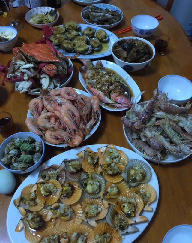 国内12桌不同地方的海鲜大餐, 你比较喜欢那一桌的海鲜吗