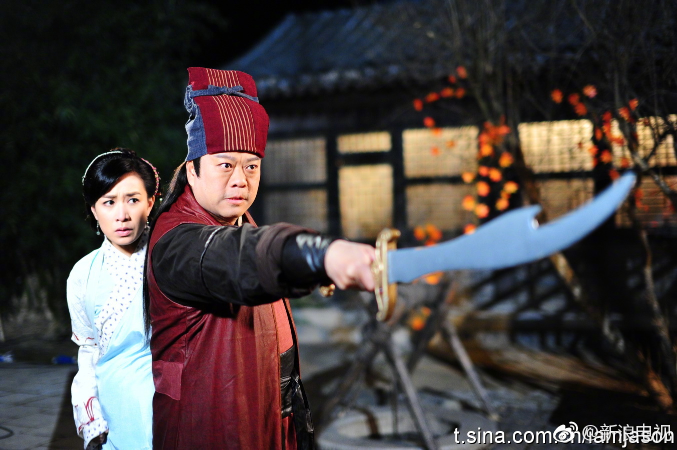 " 看着亲密搂肩的这两只,有没有想起《洗冤录2》《法证先锋2》《带刀