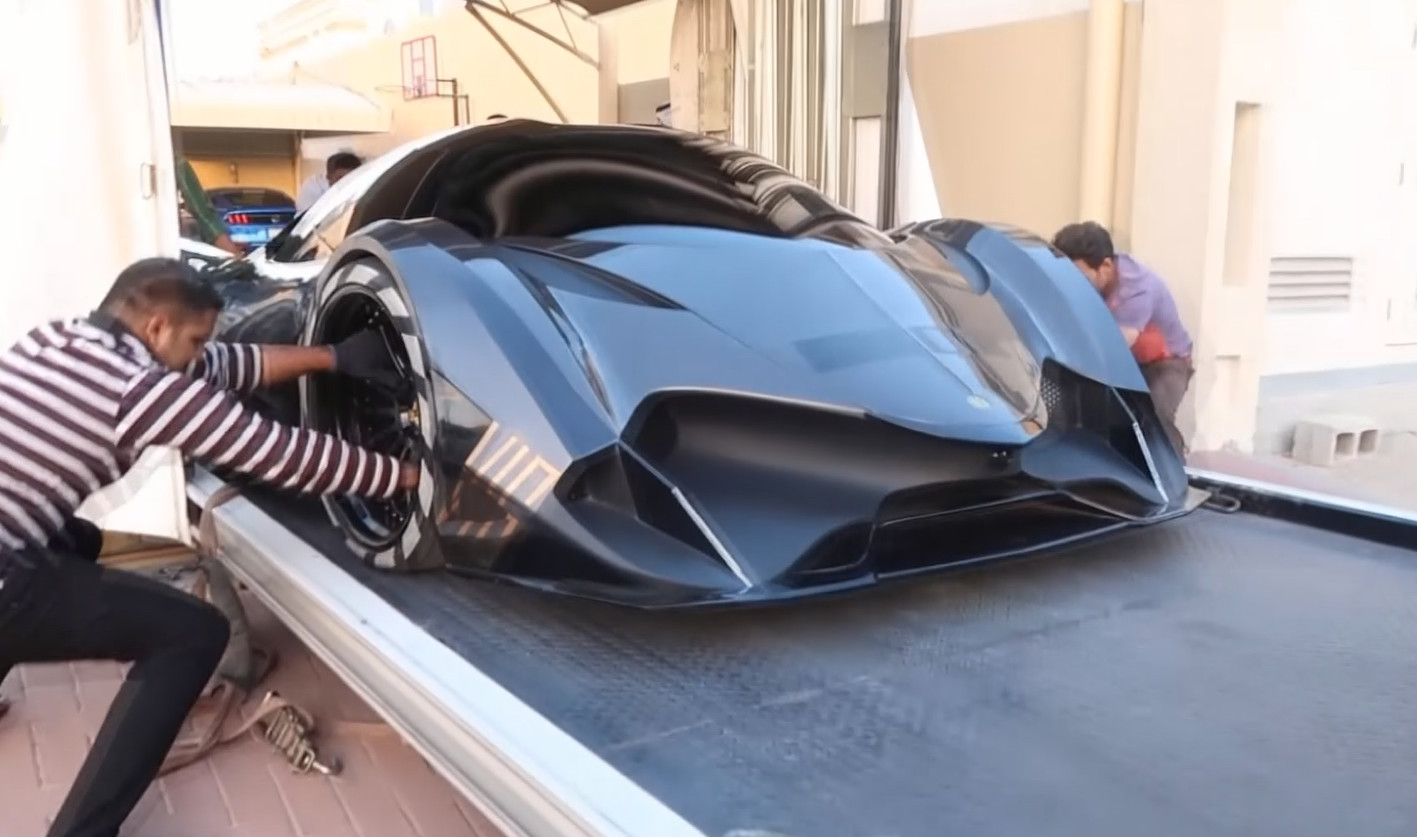 贫穷限制了想象,售价五亿的跑车长什么样?换一个保险杠好几百万