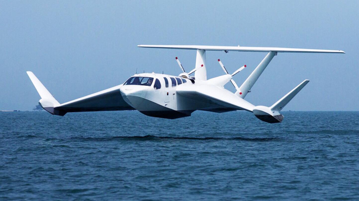 中国新型舰船离水面1米掠海飞行,航速110节,美军航母遭遇新杀手