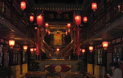 古代的客栈和现在的酒店让你住, 你会选择哪一种?