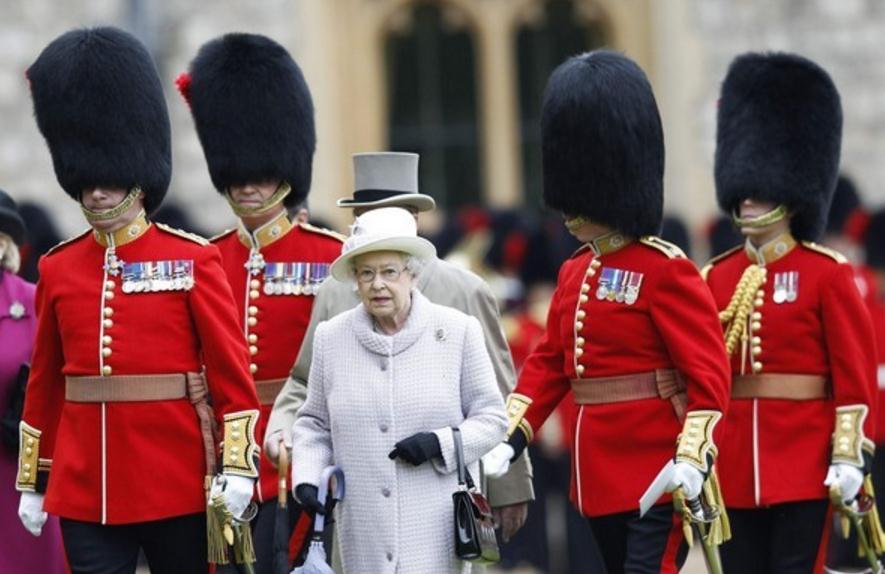 6500人的部队,士兵最高年薪19万,全身最值钱的装备是军帽