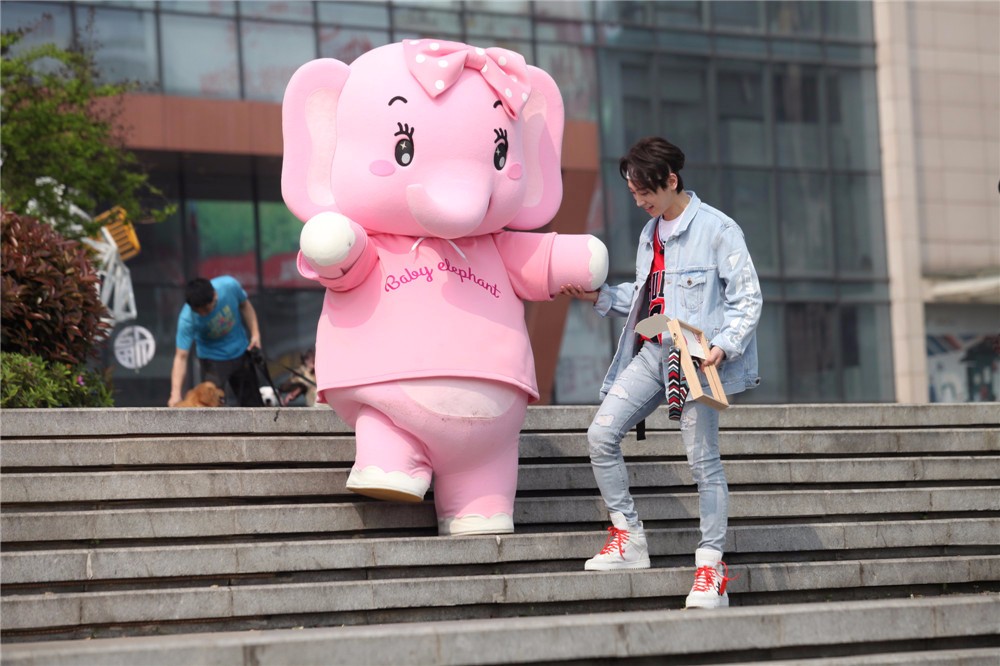 白举纲魏巡人偶总动员3萌动开跑