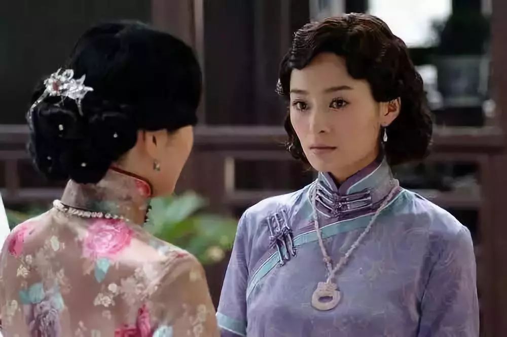 纯妃王媛可戏里是朵黑莲花戏外却是这样的老干部画风啊