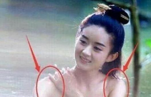 剧中最尬的穿帮镜头,图1可以忍,但图4实在忍