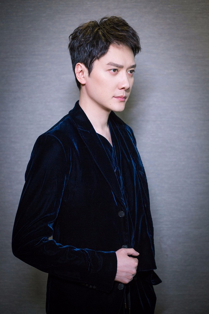 冯绍峰搭档陈宝国张丰毅出演史诗巨制《江山纪》