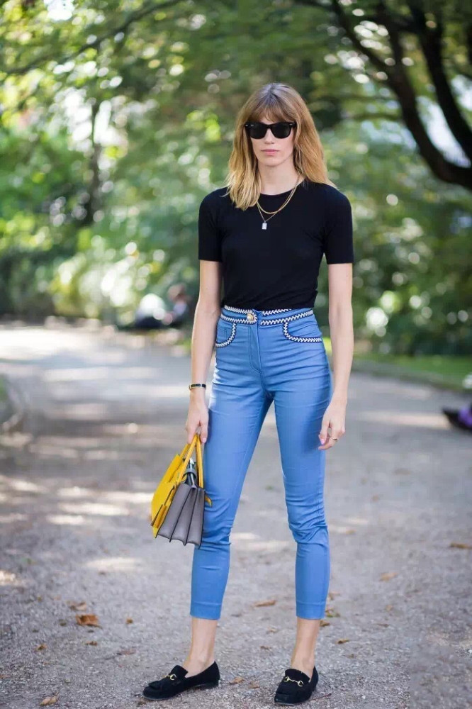 t恤穿搭秘诀大放送:人人都穿t恤的夏季,这样穿才能独特又时髦