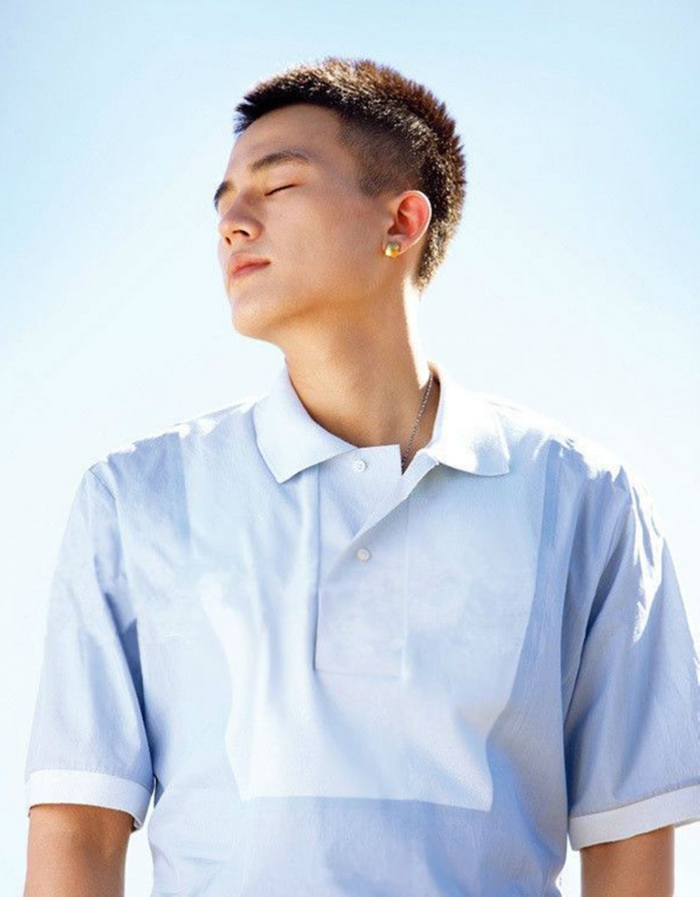 美图分享阳光男孩欧豪自拍图集雅痞范儿十足