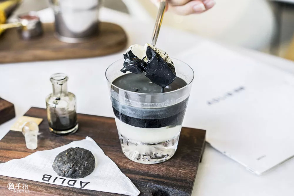 还有ins超火的竹炭咖啡,第一次强烈希望你们都要不远万