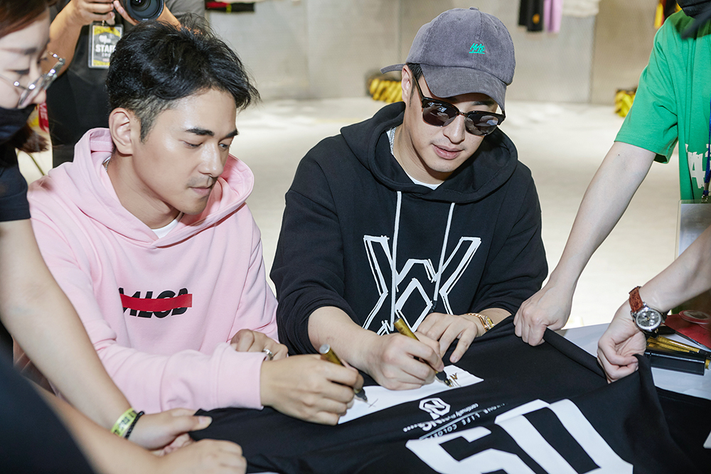 李晨nic潘玮柏上海签售 潮牌十周年将办演唱会