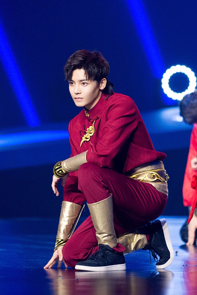 侯明昊《新舞林大会》总决赛 化身齐天大圣诠释舞台作品