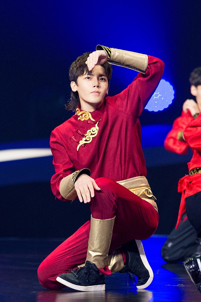 侯明昊《新舞林大会》总决赛 化身齐天大圣诠释舞台作品