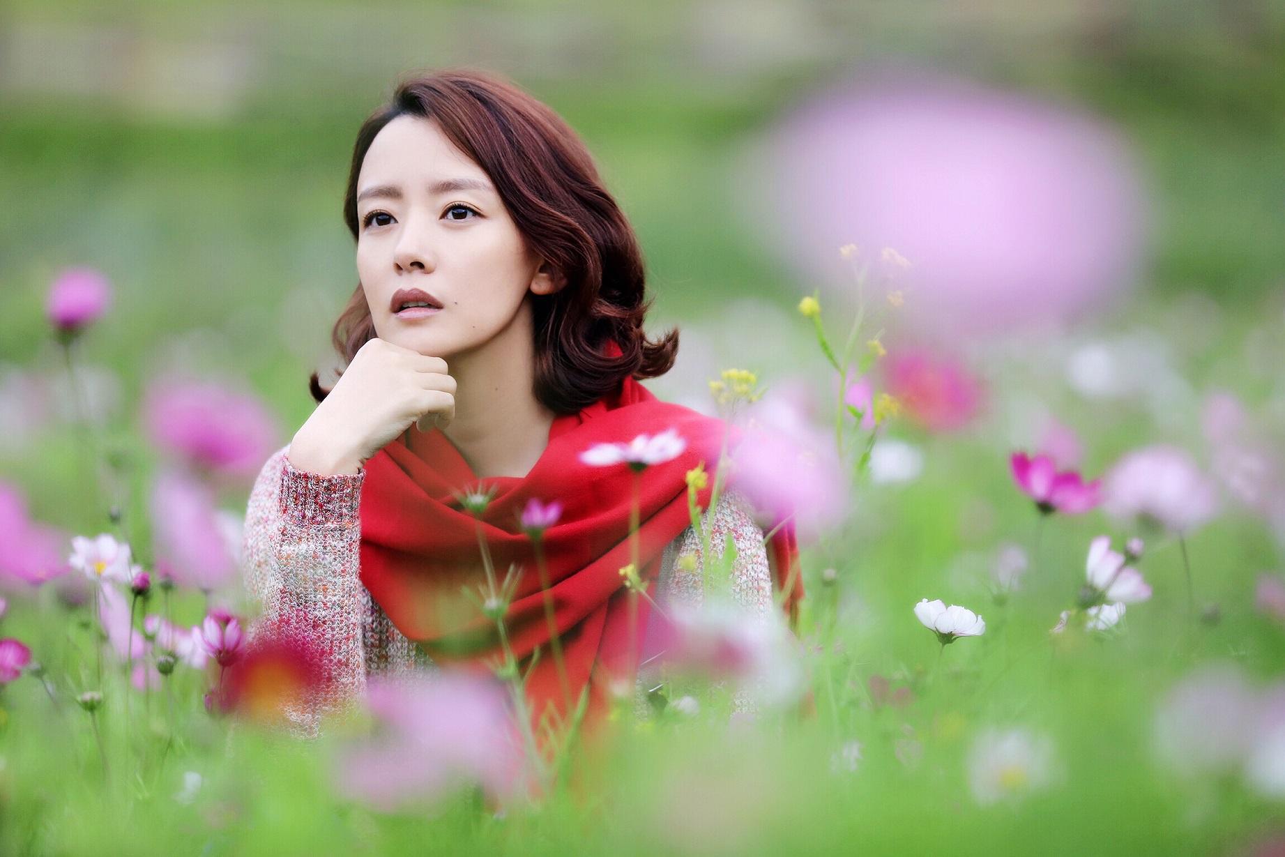 周奇奇公布恋情后首次亮相气质女神带你种草喜马拉雅山