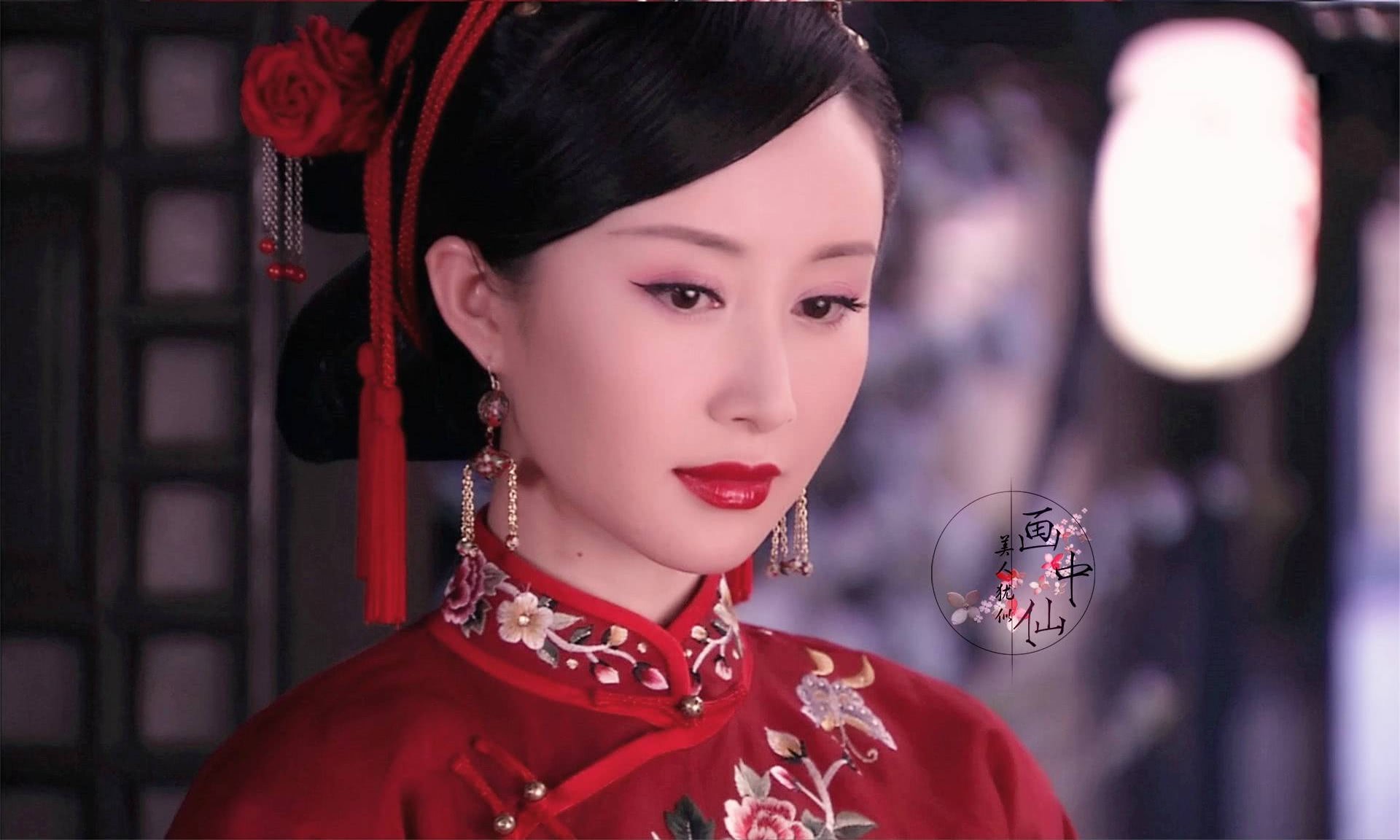 作为《宫》系列的第二部,《宫锁珠帘》剧情太雷,女主袁姗姗也是备受