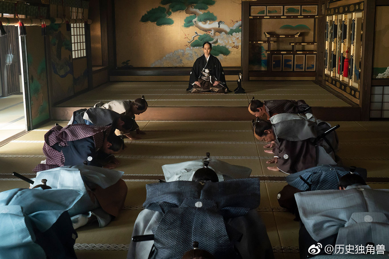 9%德川庆喜担任幕府将军,实行大政奉还;西乡决心讨幕,与龙马决裂在即