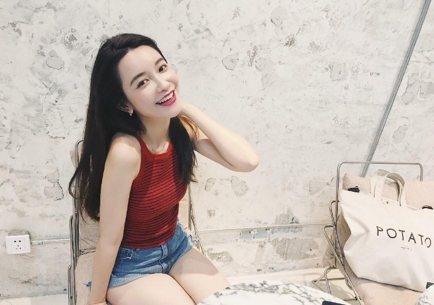 曾经火极一时的面筋哥, 想不到他有个女儿, 而且还是大美女!