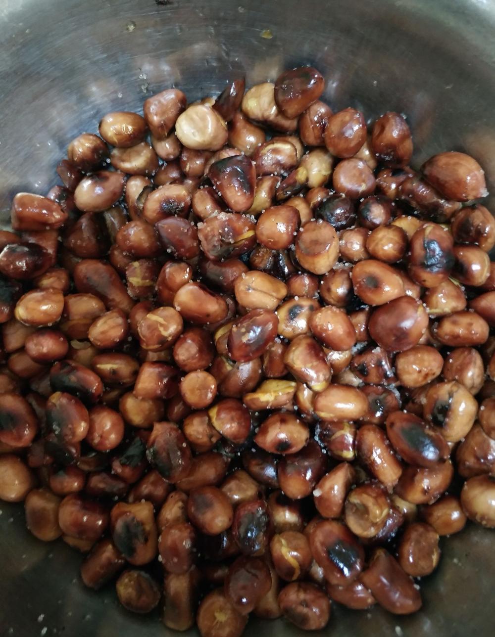 我夸同事的老公做菜好吃老公不服气也做了几道菜看着了没胃口