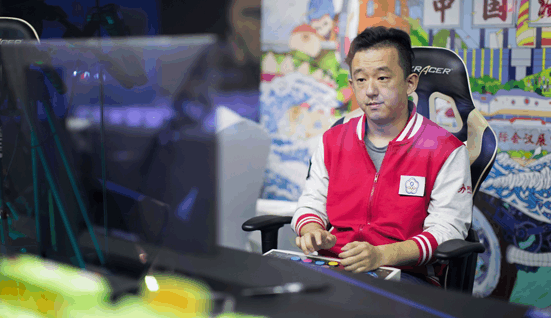 小孩摘得wesg《拳皇14》总冠军 最终一场比赛实在是太精彩了