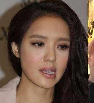 出道18年曾患上"面瘫" 如今39岁三年抱两成晒娃狂